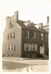 A photograph from the 1930s of a house.