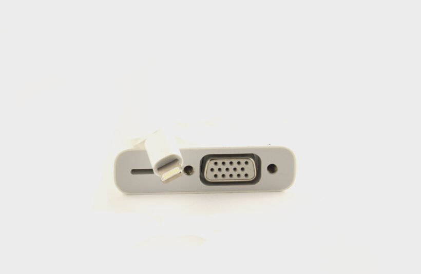 Cable, Lightning to VGA Adapter
